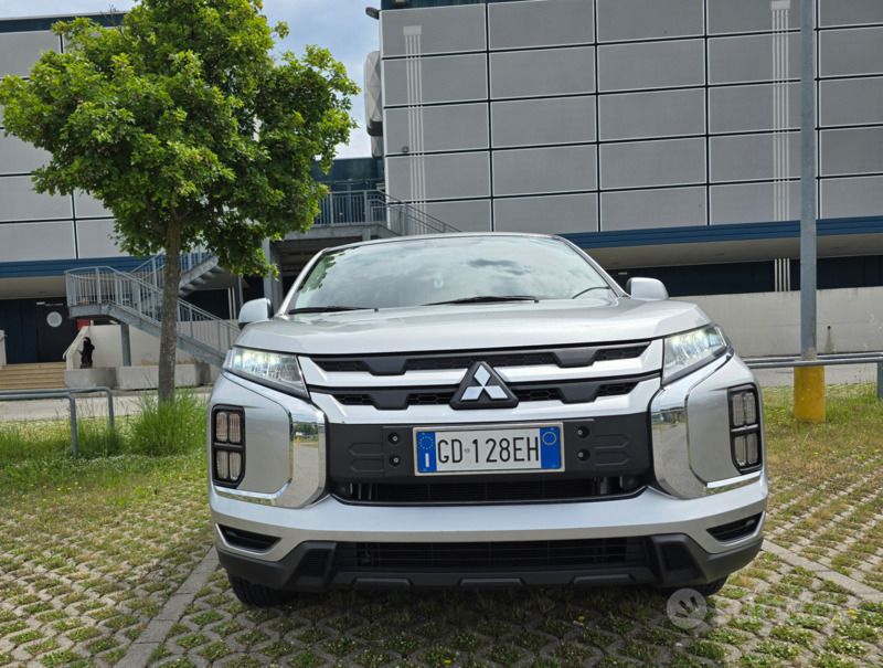 Grigio Usata 2021 Mitsubishi ASX Invite SUV | 15.800 € (Buon prezzo) - Immagine 1/4