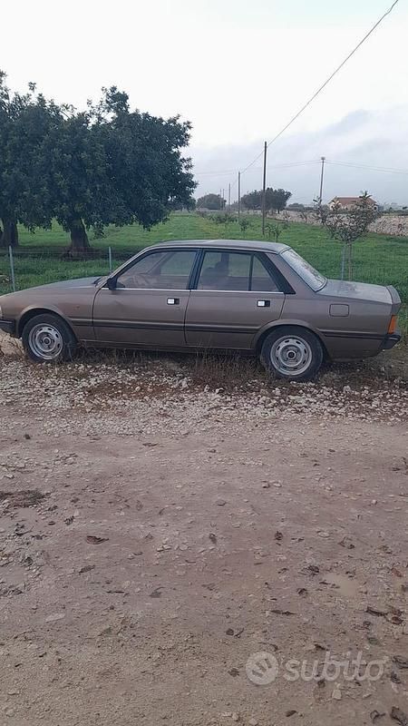 Usata Peugeot 505 113 CV (83 kW) 1985 Marrone Berlina
