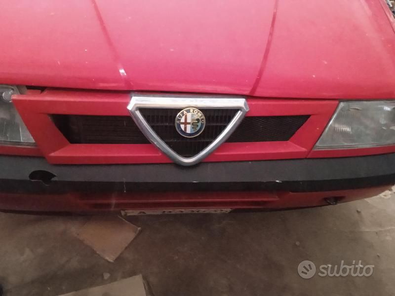 Usado Alfa Romeo 33 88 CV (64 kW) 1992 Rojo Berlina