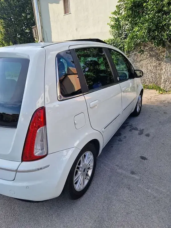 Usata Lancia Musa 77 CV (56 kW) 2011 Monovolume