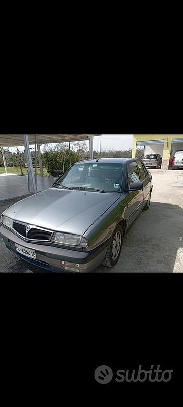 Usata Lancia Delta 90 CV (66 kW) 1994 Utilitaria
