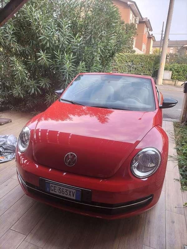Usata VW Beetle Cabriolet Sportline 140 CV (102 kW) 2013 Rosso Cabrio