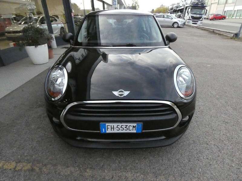 Usata Mini ONE 275 CV (202 kW) 2017 Nero Utilitaria