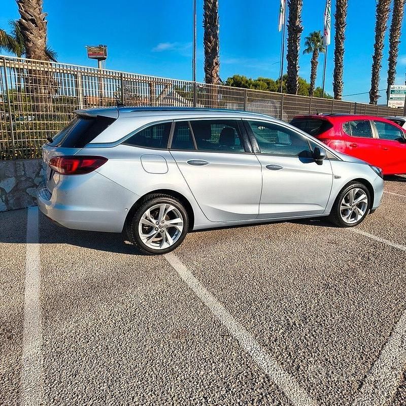Usata Opel Astra Ultimate 122 CV (89 kW) 2020 Blu Station wagon