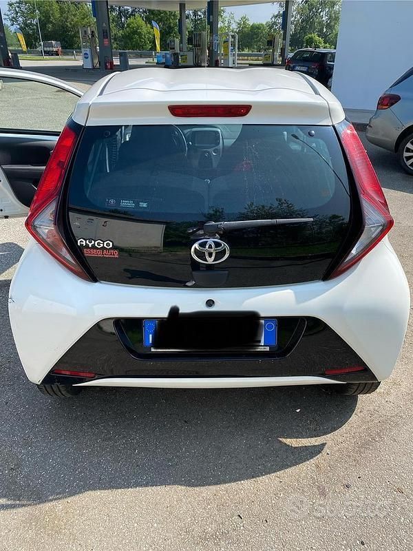 Usata Toyota Aygo 69 CV (50 kW) 2019 Bianco Utilitaria