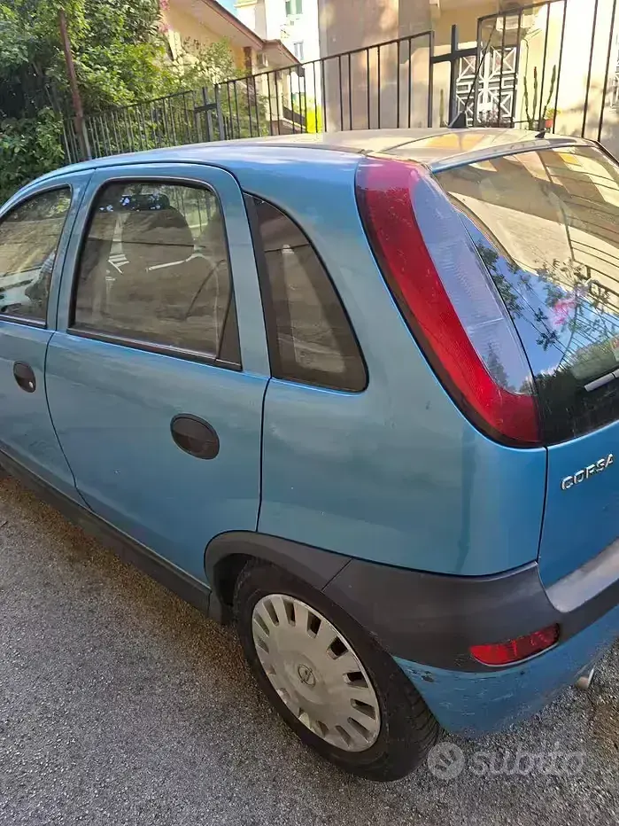 Usata Opel Corsa 75 CV (55 kW) 2003 Bluazzurro Utilitaria