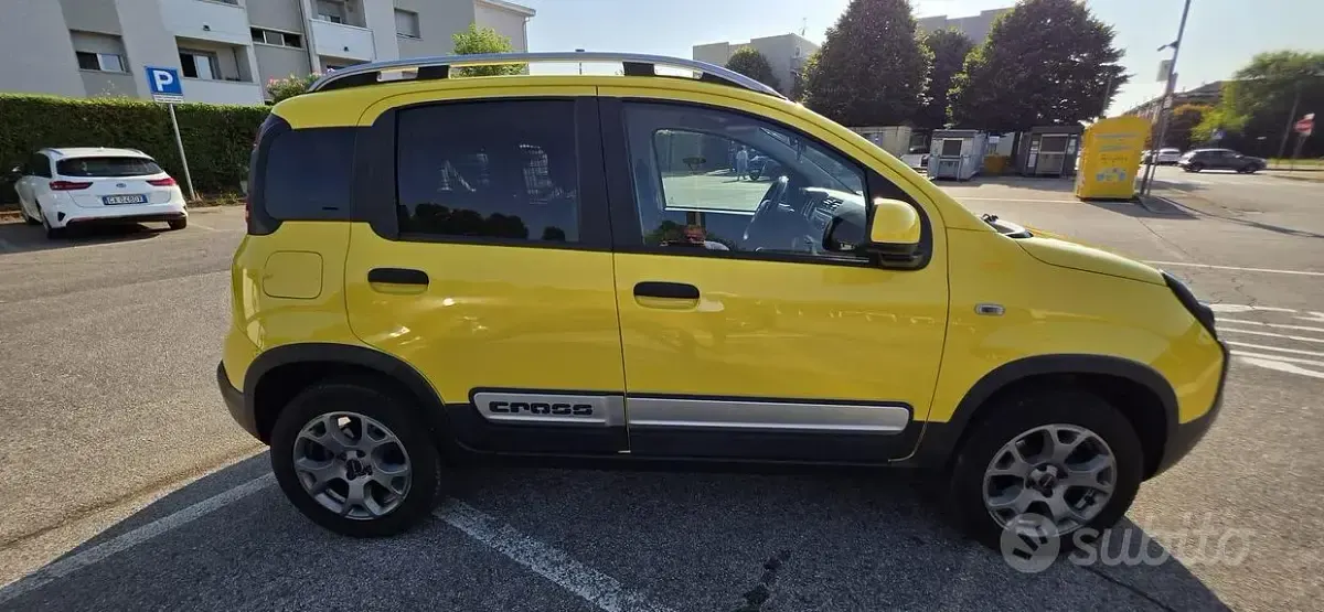 Usata Fiat Panda Cross Cross 95 CV (69 kW) 2016 Giallo Utilitaria