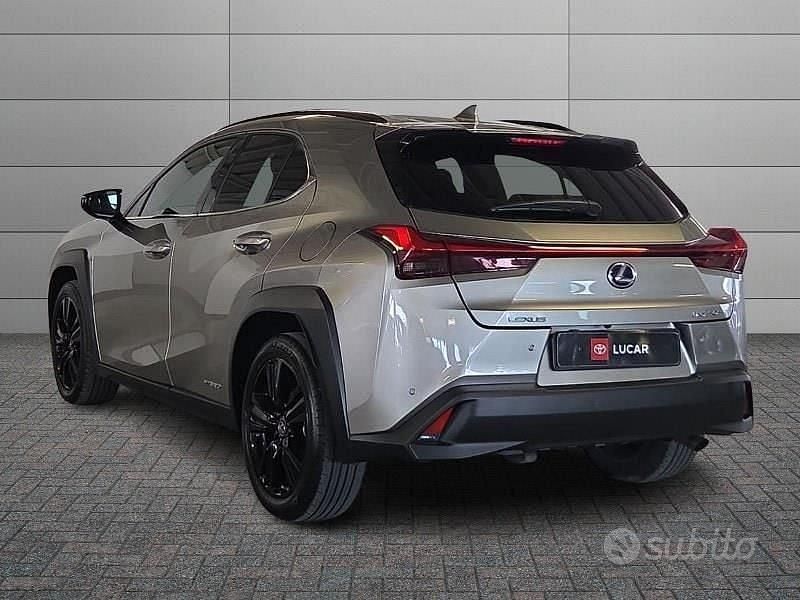 Usata Lexus UX 183 CV (134 kW) 2021 SUV
