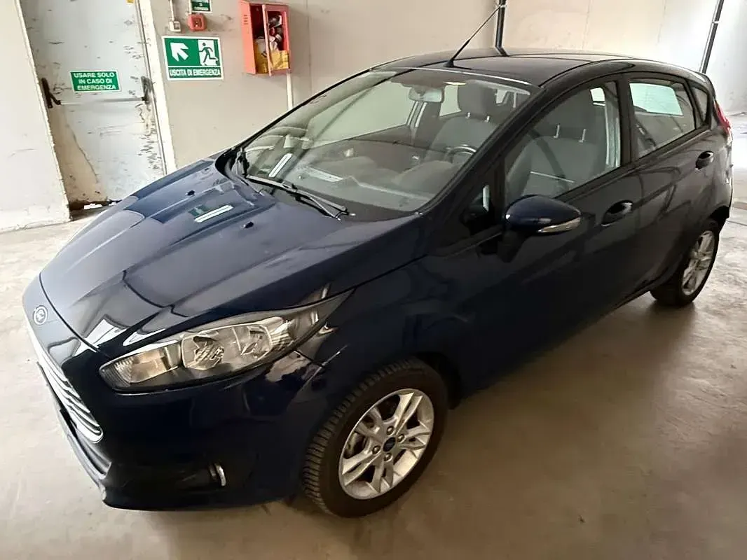Usata Ford Fiesta Titanium 95 CV (69 kW) 2016 Blu/azzurro Utilitaria
