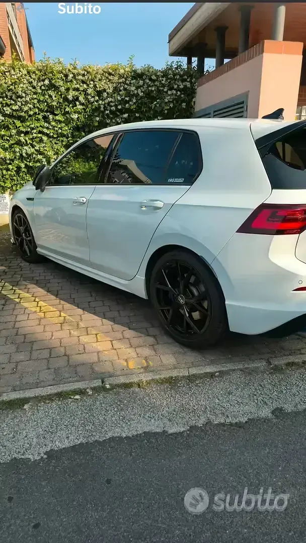 Usata VW Golf VIII R 320 CV (235 kW) 2021 Bianco Berlina
