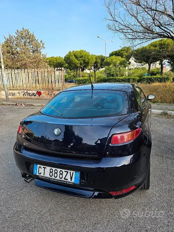 Usata Alfa Romeo GT 150 CV (110 kW) 2005 Viola Coupé