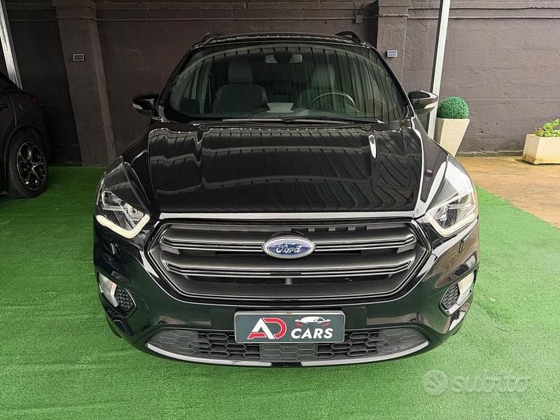 Usata Ford Kuga ST-Line 150 CV (110 kW) 2019 Nero SUV