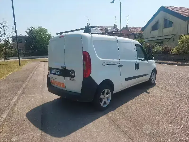 Usata Fiat Doblò 105 CV (77 kW) 2017 Bianco Monovolume