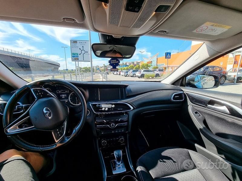 Usata Infiniti Q30 Premium 109 CV (80 kW) 2017 Nero Berlina