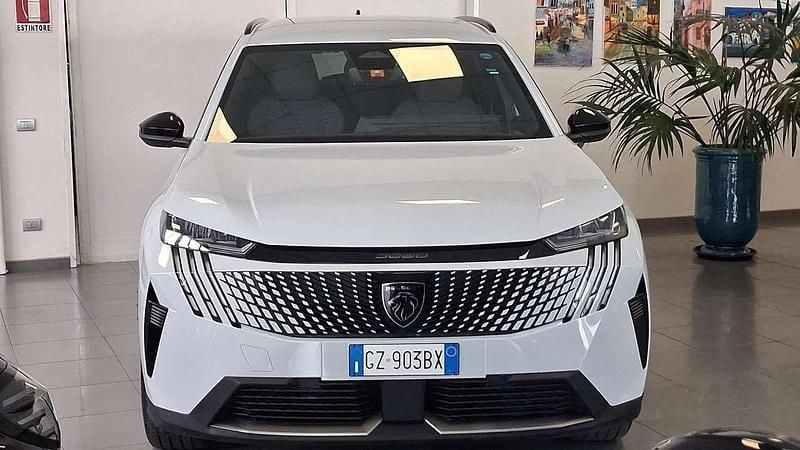 Usata Peugeot 5008 Allure 136 CV (100 kW) 2025 Bianco SUV
