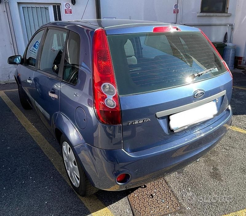 Usata Ford Fiesta 2006 Blu Utilitaria