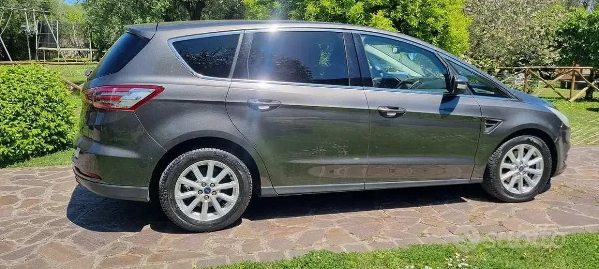 Usata Ford S-MAX Titanium 150 CV (110 kW) 2018 Grigio Monovolume