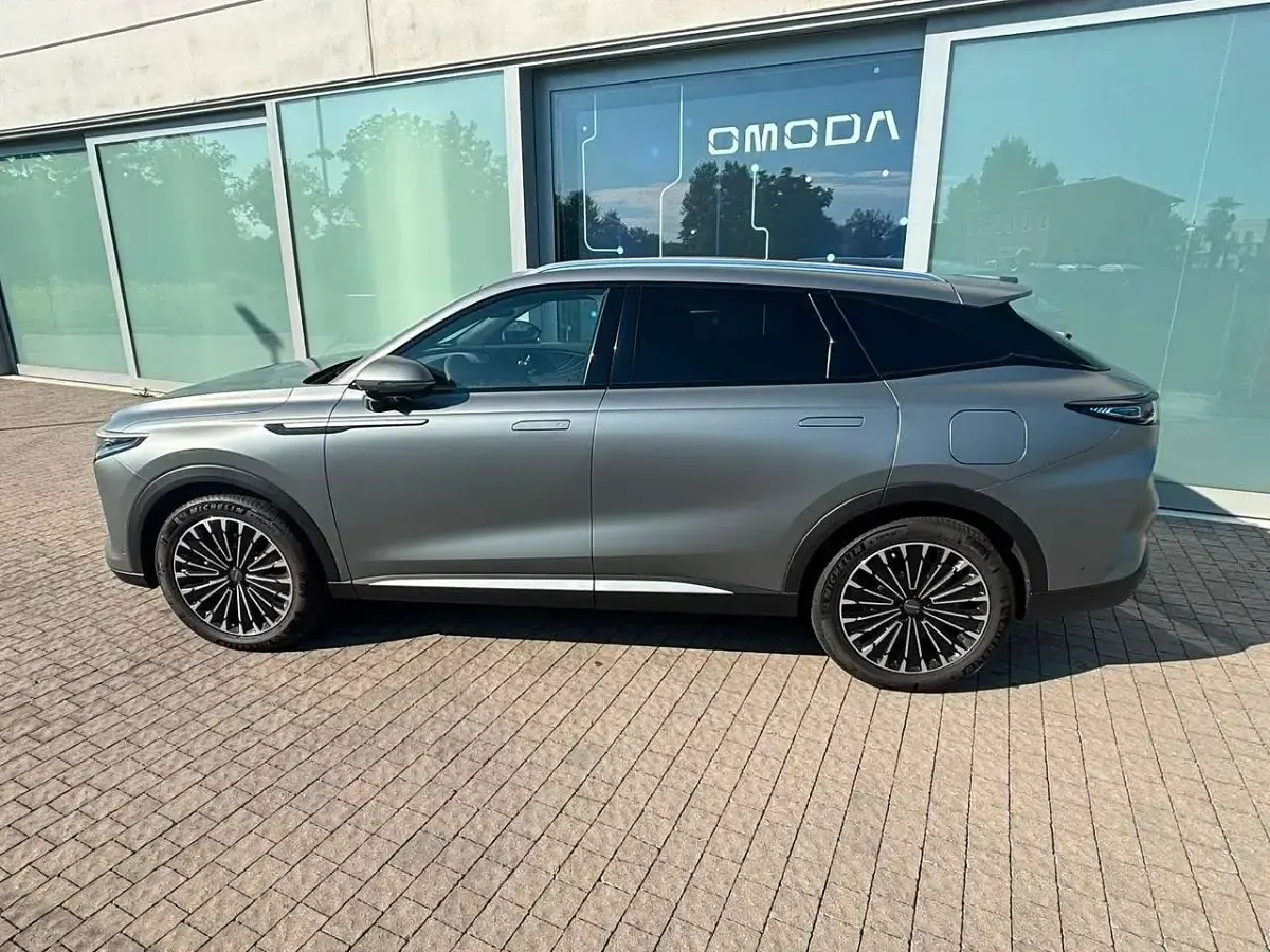 Usata Omoda 9 143 CV (105 kW) 2025 Matte gray opaco SUV