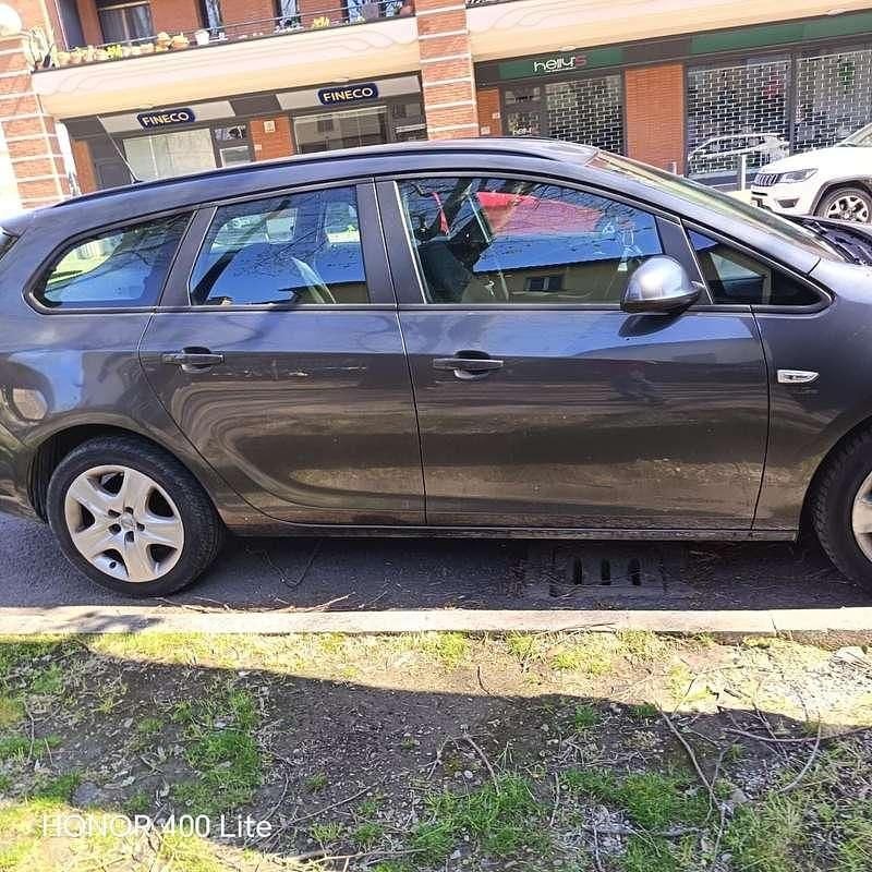 Usata Opel Astra 110 CV (80 kW) 2011 Station wagon