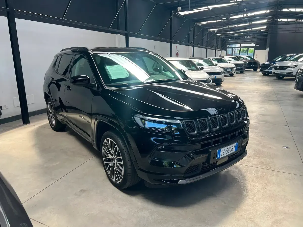 Usata Jeep Compass Summit 130 CV (95 kW) 2025 601solid black SUV