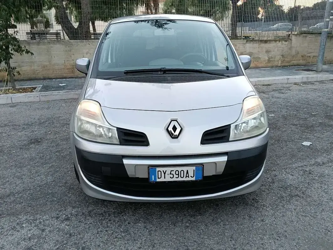 Usata Renault Modus Dynamique 75 CV (55 kW) 2009 Monovolume