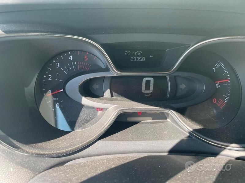 Usata Renault Captur Zen 90 CV (66 kW) 2017 Bianco SUV