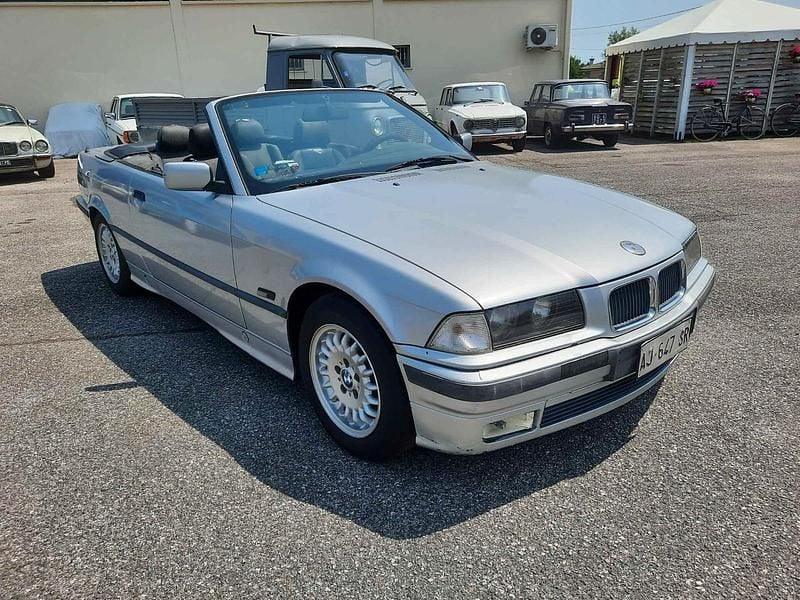 Usata BMW 320 Cabriolet Efficient Dynamics 285 CV (209 kW) 1995 Argento Cabrio
