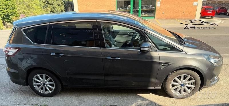 Usata Ford S-MAX Vignale 150 CV (110 kW) 2016 Grigio Monovolume