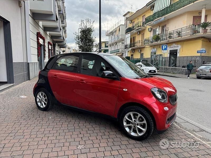 Usata Smart ForFour Prime 90 CV (66 kW) 2017 Rosso Utilitaria