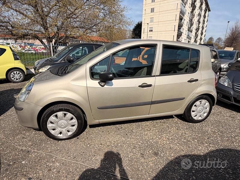 Usata Renault Modus 75 CV (55 kW) 2007 Giallo Monovolume