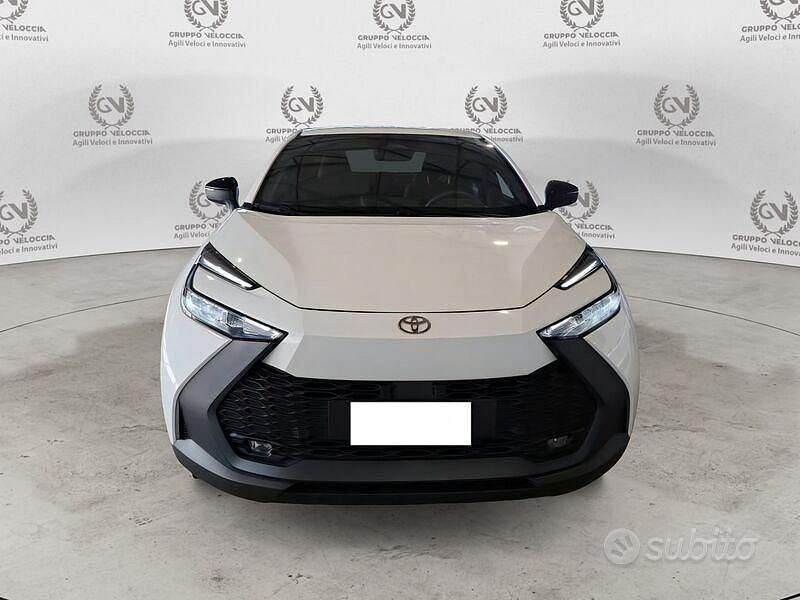 Usata Toyota C-HR Active 122 CV (89 kW) 2024 Bianco SUV