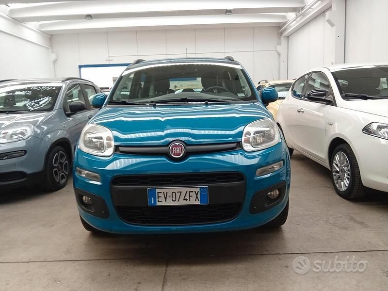 Usata Fiat Panda Lounge 85 CV (62 kW) 2014 Blu/azzurro Utilitaria