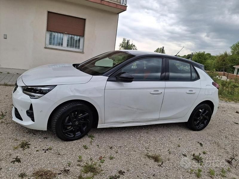 Usata Opel Corsa 101 CV (74 kW) 2023 Bianco Utilitaria
