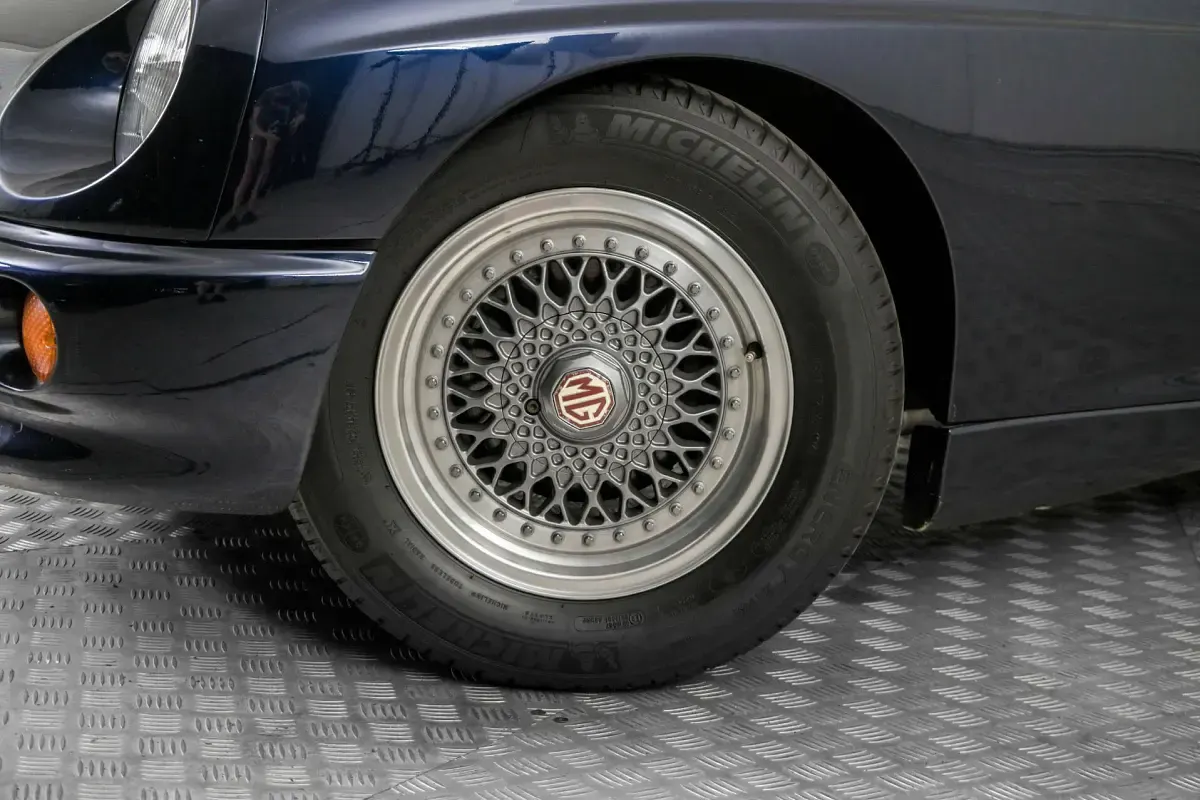 Usata MG RV8 192 CV (141 kW) 1993 Blu Cabrio