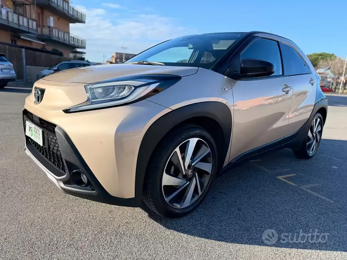 Gebraucht Toyota Aygo X Lounge 72 PS (52 kW) 2023 Gelb SUV