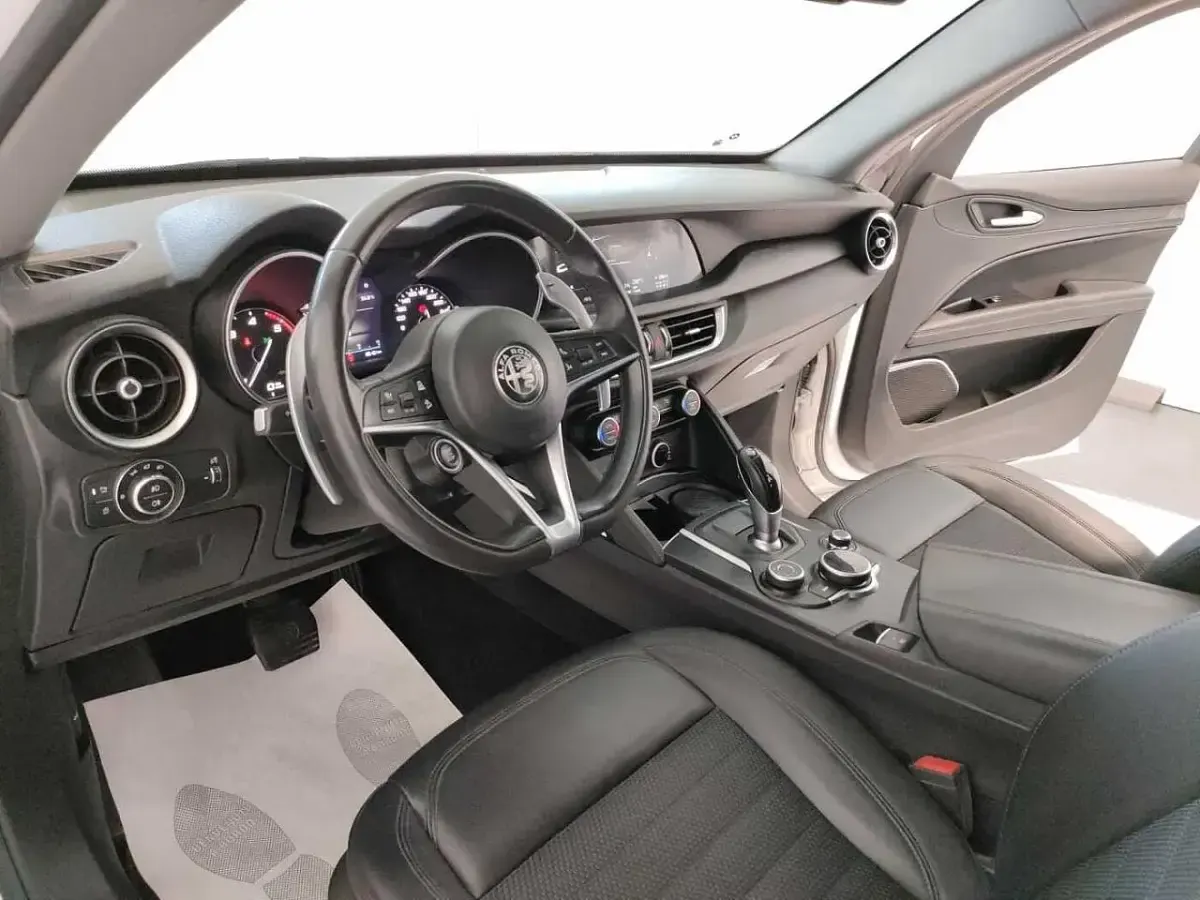 Usata Alfa Romeo Stelvio Executive 190 CV (139 kW) 2019 Bianco SUV