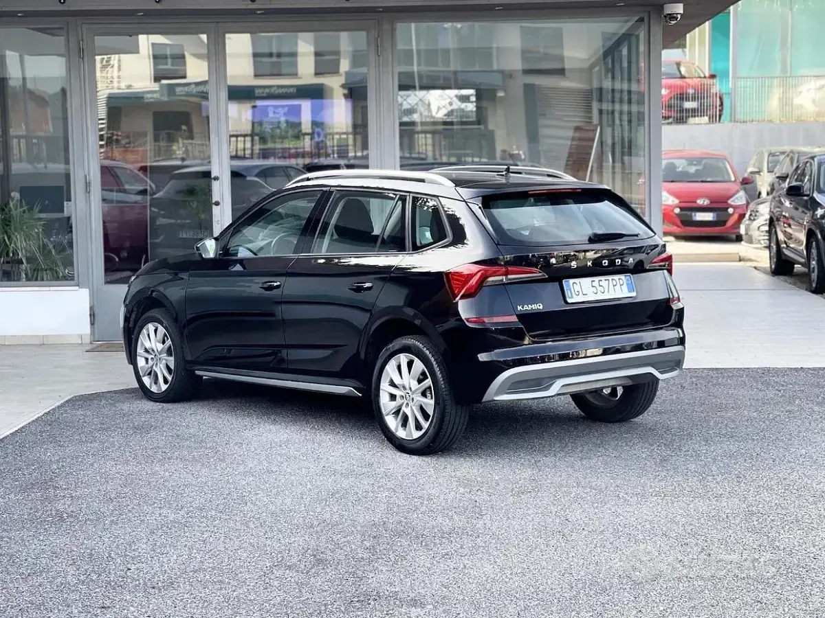 Usata Skoda Kamiq 110 CV (80 kW) 2022 Nero SUV