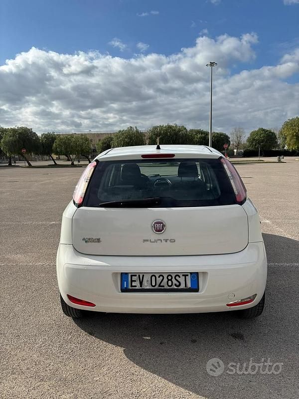 Usata Fiat Grande Punto 77 CV (56 kW) 2014 Utilitaria