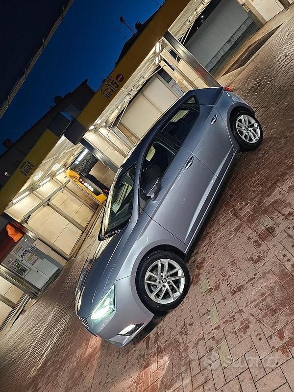 Usata Seat Leon 2017 Grigio Berlina