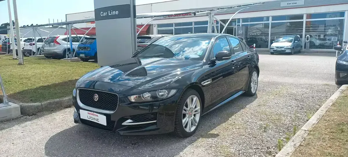 Usata Jaguar XE R-Sport 180 CV (132 kW) 2016 Nero Berlina