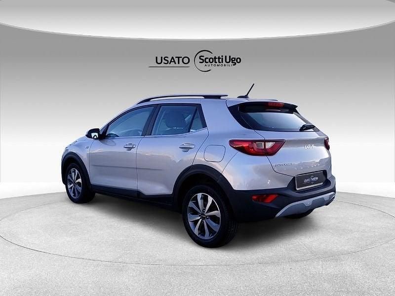 Usata Kia Stonic Style 101 CV (74 kW) 2022 Argento SUV
