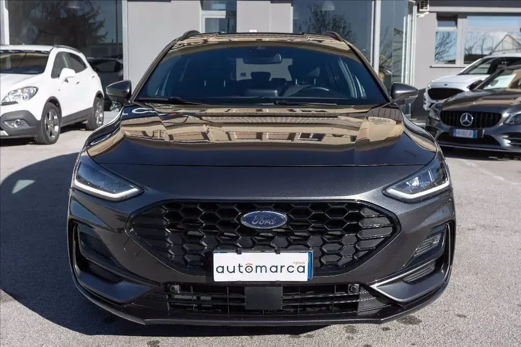 Usata Ford Focus ST-Line 125 CV (91 kW) 2022 Grigio metallizzato Station wagon