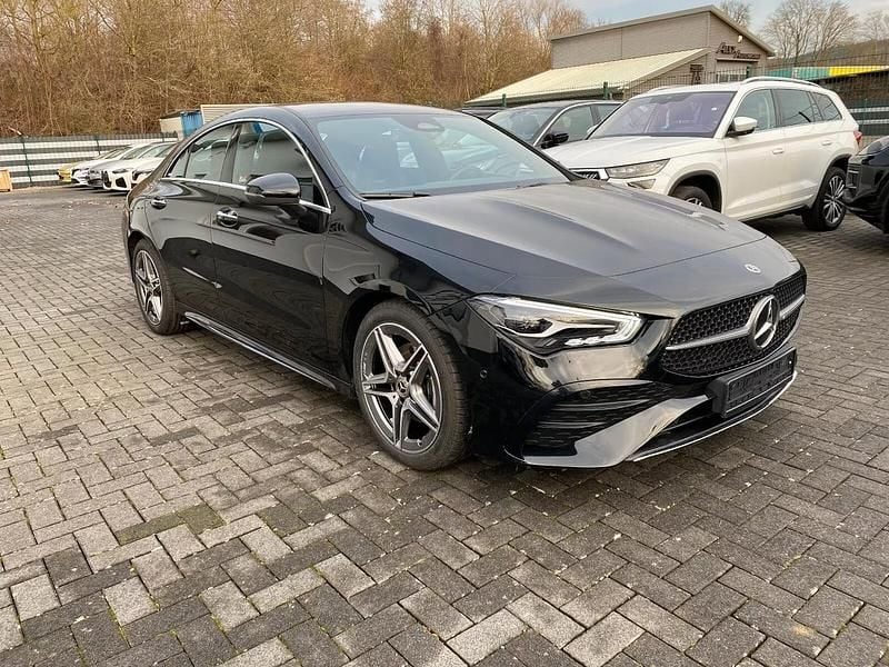 Nero Usata 2024 Mercedes CLA180 AMG Line Premium Berlina | 33.900 € (Super prezzo) - Immagine 1/4