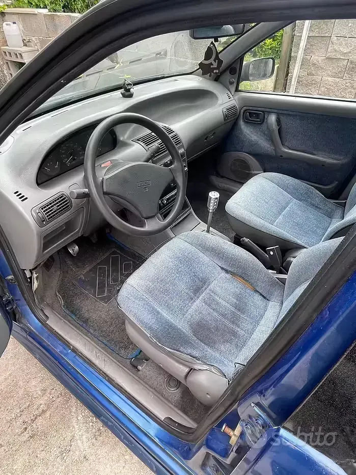Usata Fiat Punto 73 CV (53 kW) 1995 Blu Berlina