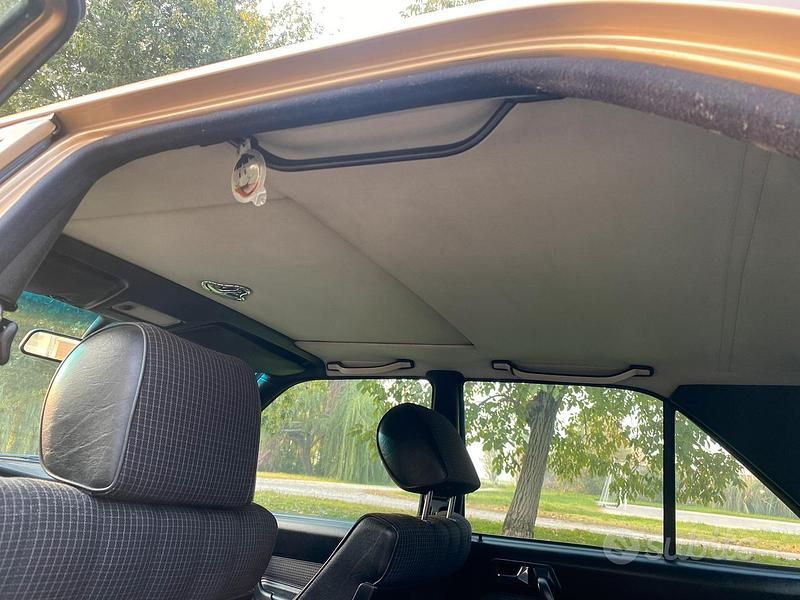 Usata Mercedes 190 122 CV (89 kW) 1985 Marrone Berlina