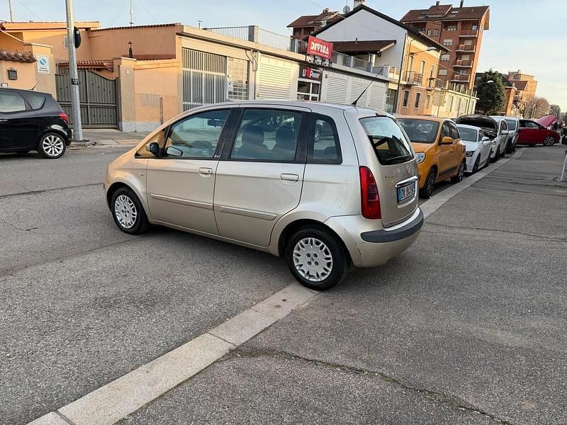 Usata Lancia Musa 95 CV (69 kW) 2007 Beige Monovolume