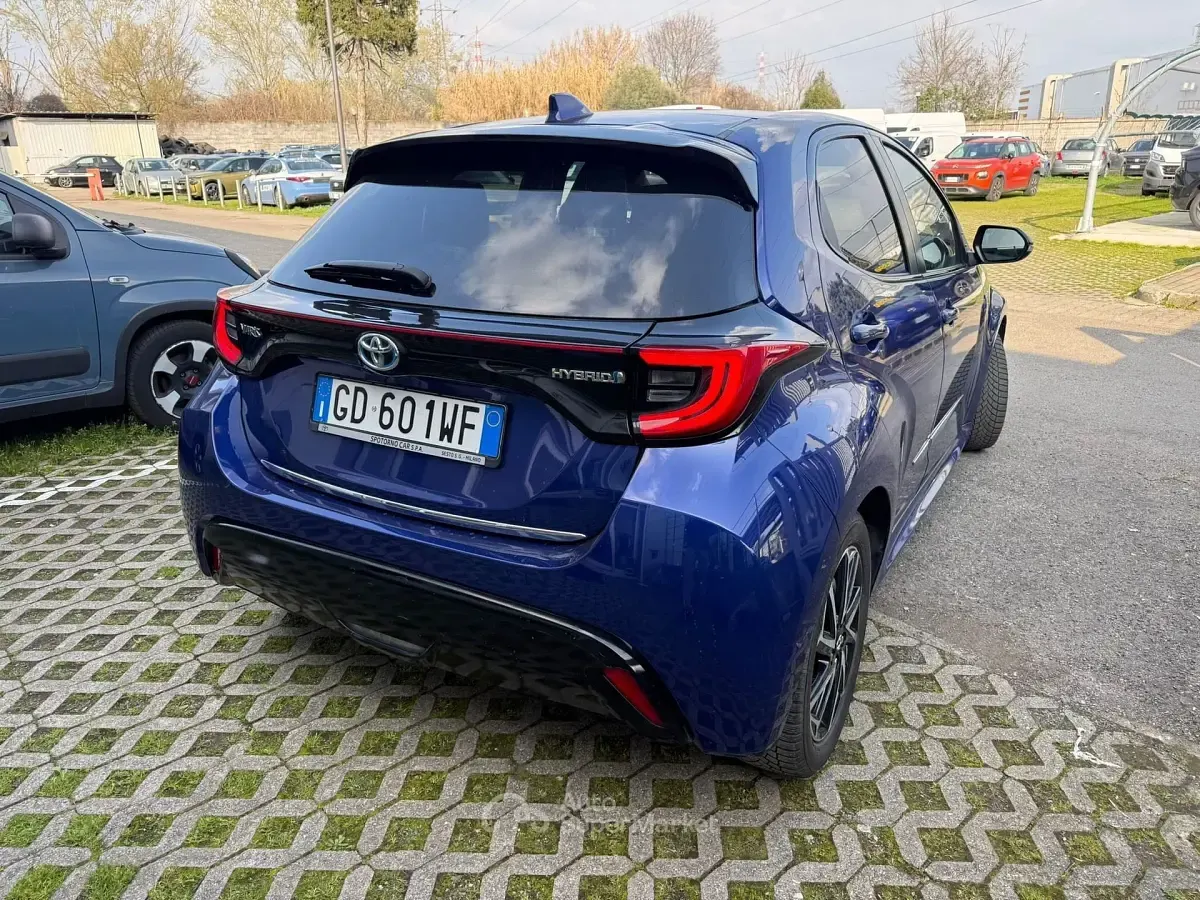 Brugt Toyota Yaris Hybrid 116 HK (85 kW) 2021 Sedan