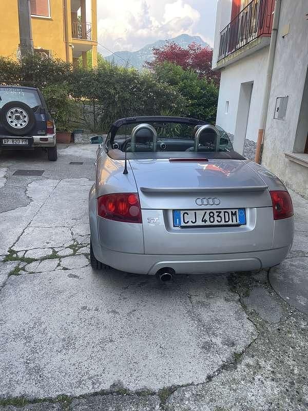 Usata Audi TT Roadster 179 CV (131 kW) 2000 Grigio Cabrio
