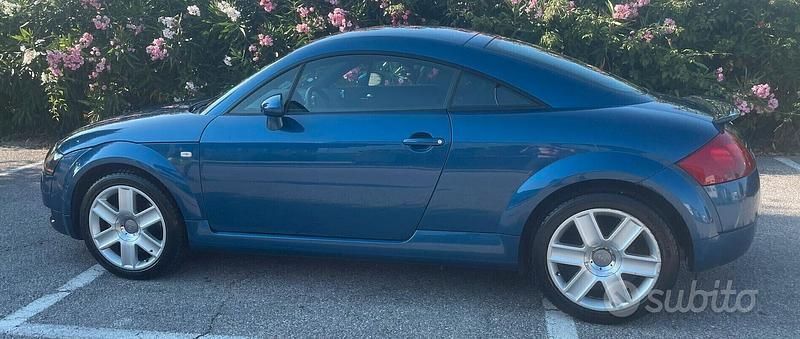 Usata Audi TT 150 CV (110 kW) 2005 Blu Coupé
