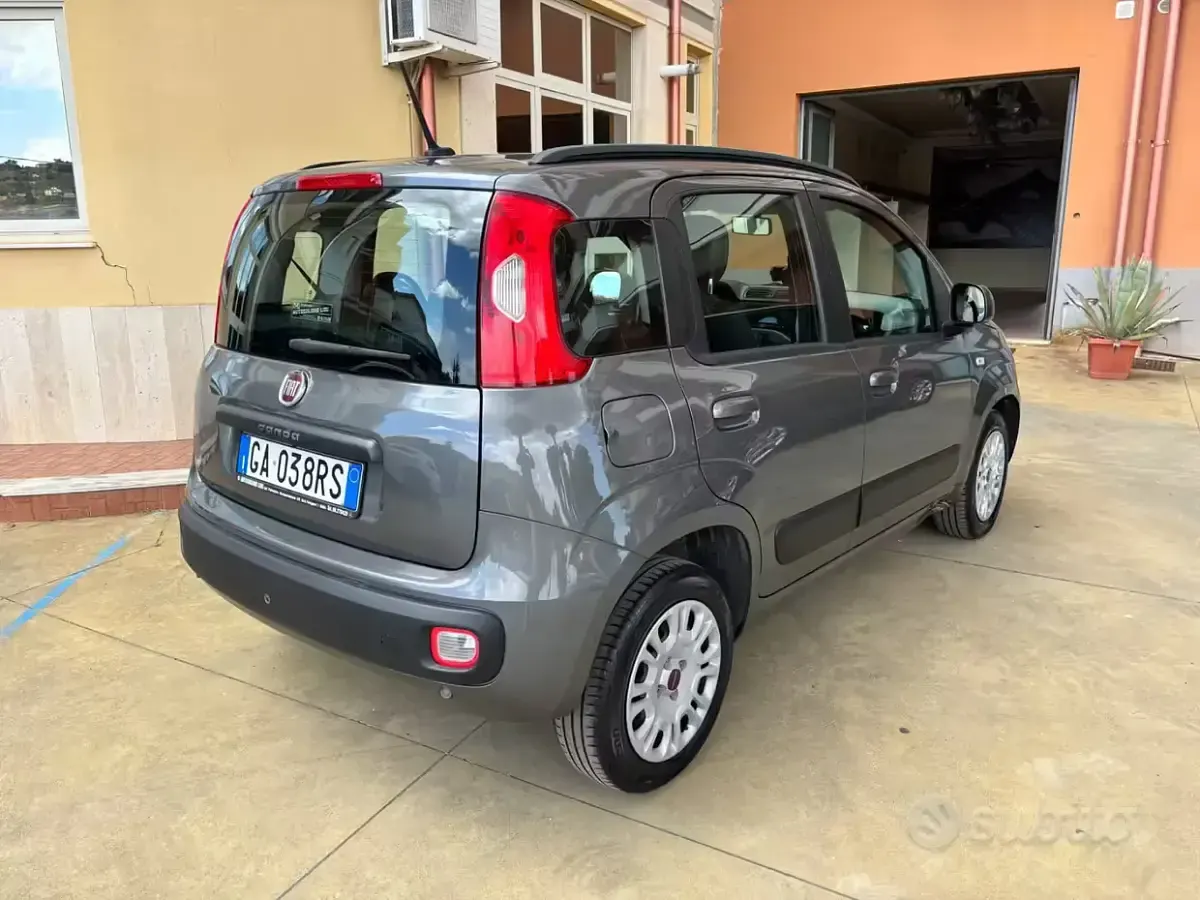 Usata Fiat Panda 69 CV (50 kW) 2020 Grigio Utilitaria